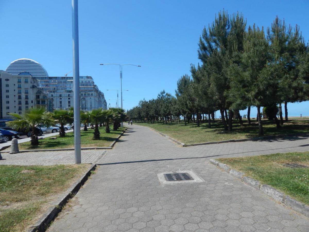 Apartment First Line From Sea Batumi Kültér fotó