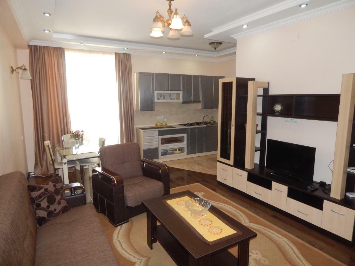 Apartment First Line From Sea Batumi Kültér fotó